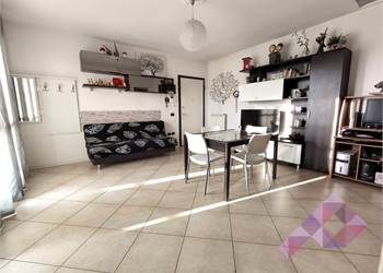 MARCON, frazione Colmello, midi con sottotetto