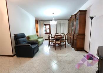 DESE, trilocale piano terra con taverna